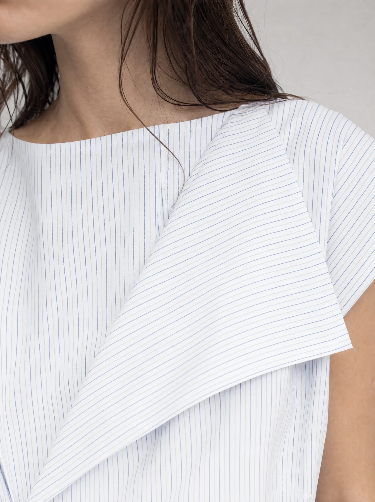 Fiche produit e-commerce enrichie avec mannequin IA — détail matière