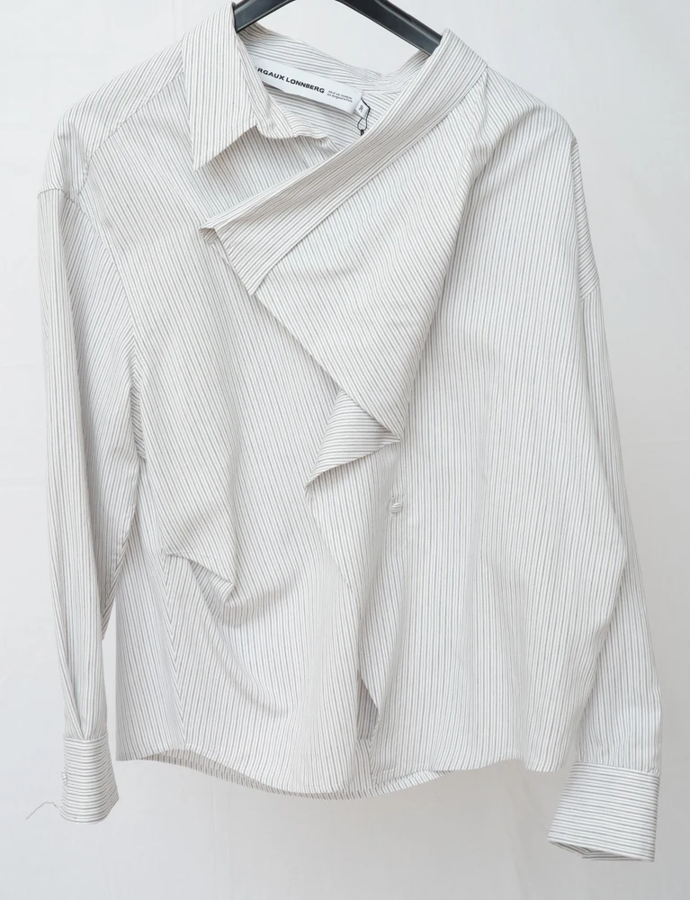 Vêtement seul — La blouse drapée
